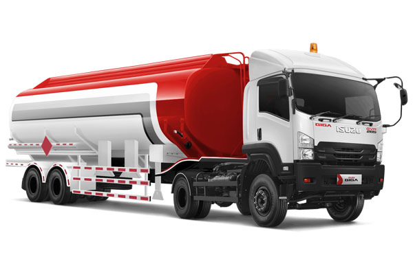 Isuzu Giga Head Tractor - Exterior